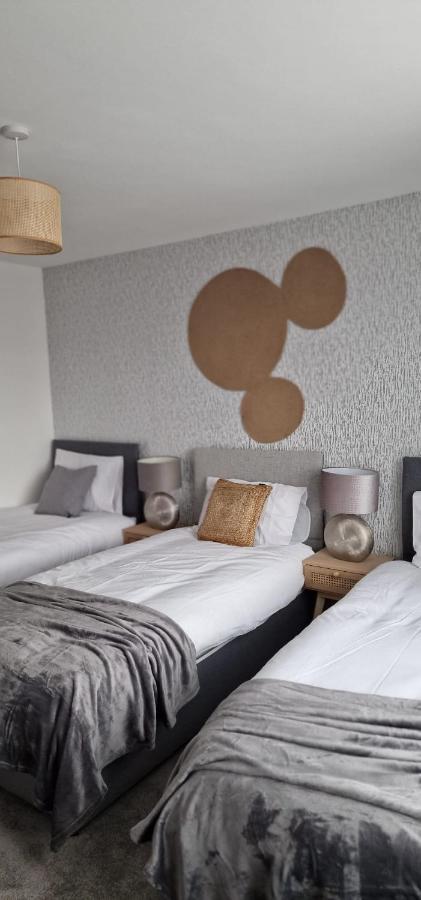 Shm Stays Leicester. Newly Renovated!! 15 Min Drive From City Centre, University. 9 Min Drive To Leicester City Stadium, 5 Min Drive To M1 & M69. 2 Min Walk To Bus Stop. Extérieur photo