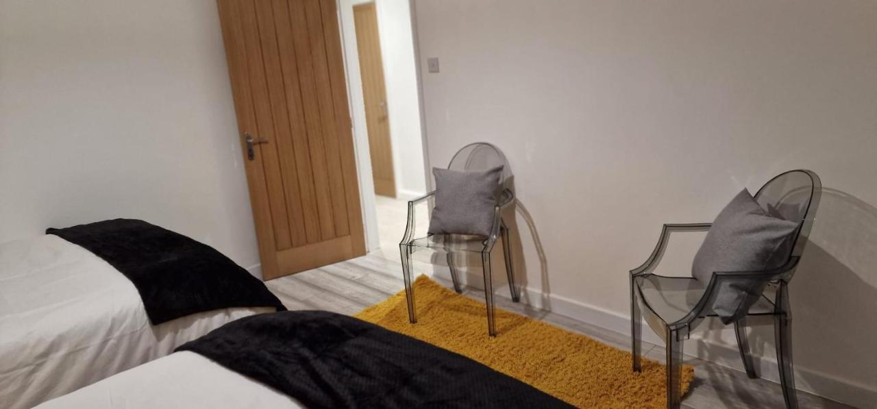 Shm Stays Leicester. Newly Renovated!! 15 Min Drive From City Centre, University. 9 Min Drive To Leicester City Stadium, 5 Min Drive To M1 & M69. 2 Min Walk To Bus Stop. Extérieur photo