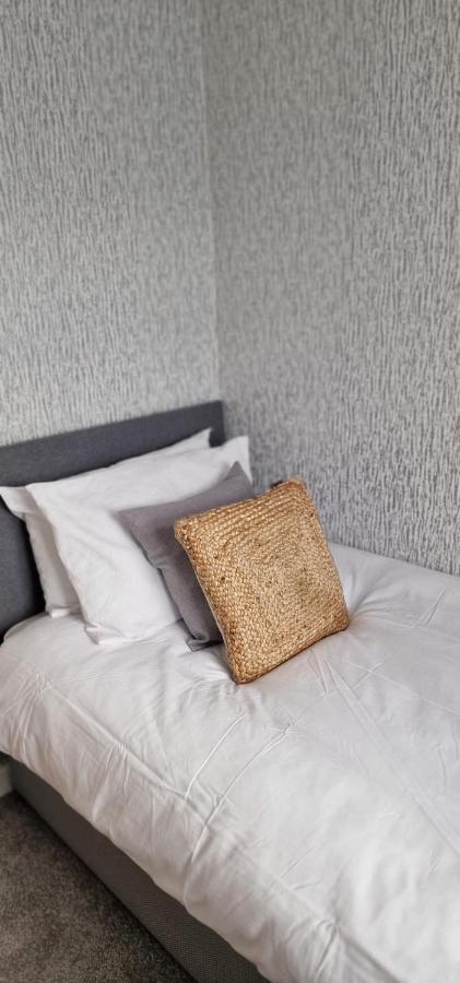 Shm Stays Leicester. Newly Renovated!! 15 Min Drive From City Centre, University. 9 Min Drive To Leicester City Stadium, 5 Min Drive To M1 & M69. 2 Min Walk To Bus Stop. Extérieur photo