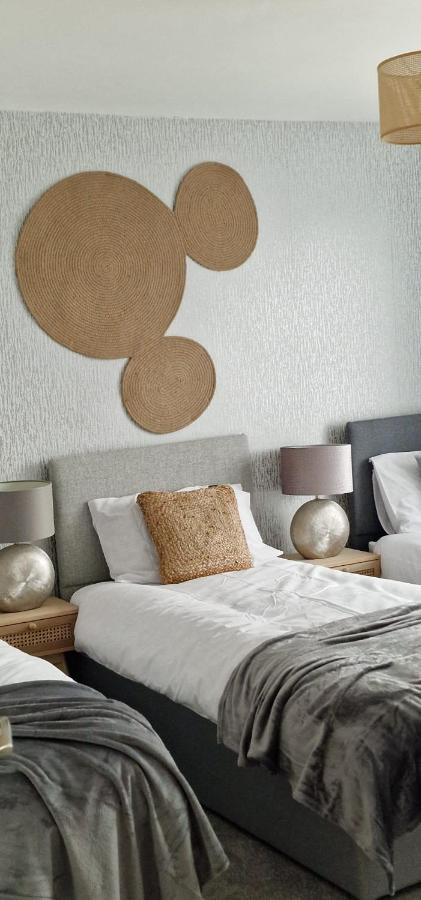 Shm Stays Leicester. Newly Renovated!! 15 Min Drive From City Centre, University. 9 Min Drive To Leicester City Stadium, 5 Min Drive To M1 & M69. 2 Min Walk To Bus Stop. Extérieur photo