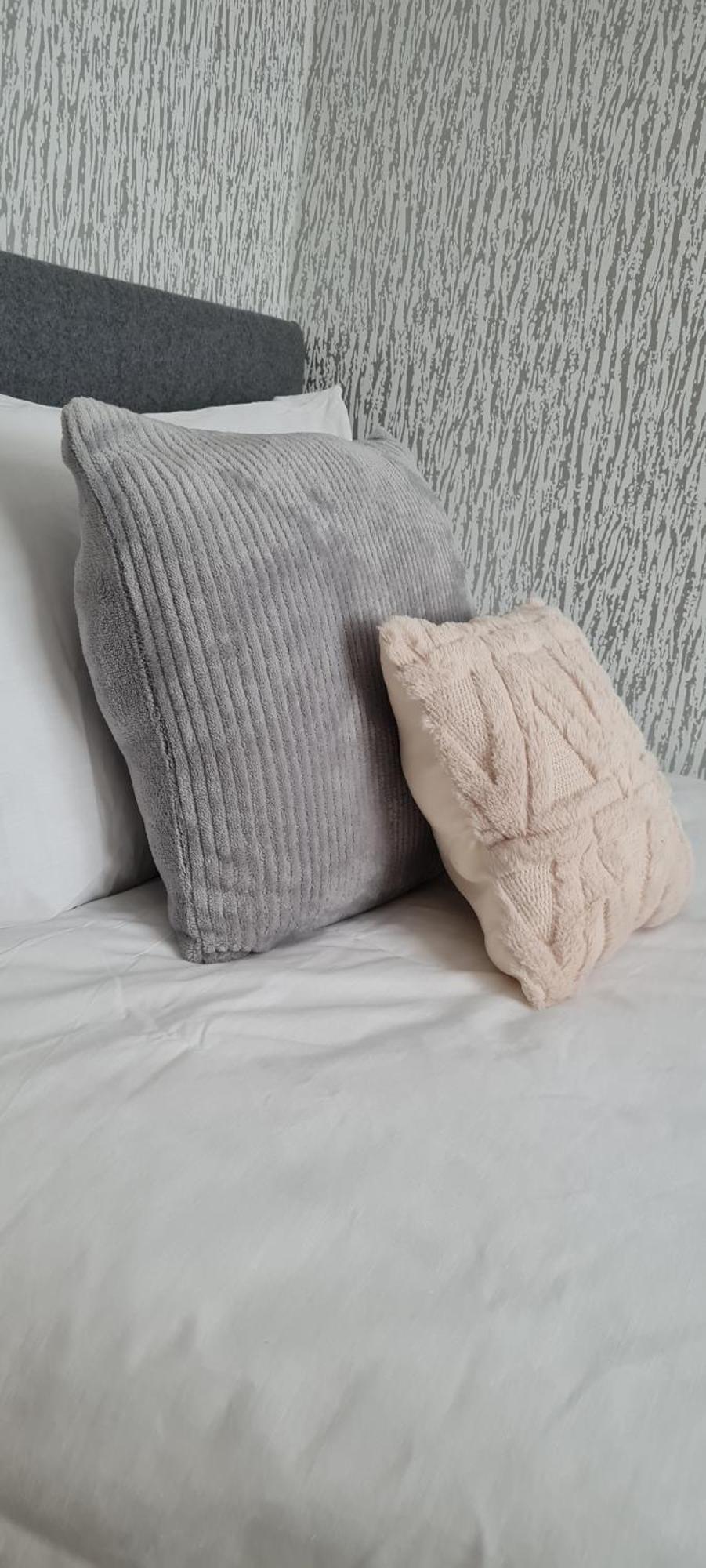 Shm Stays Leicester. Newly Renovated!! 15 Min Drive From City Centre, University. 9 Min Drive To Leicester City Stadium, 5 Min Drive To M1 & M69. 2 Min Walk To Bus Stop. Extérieur photo