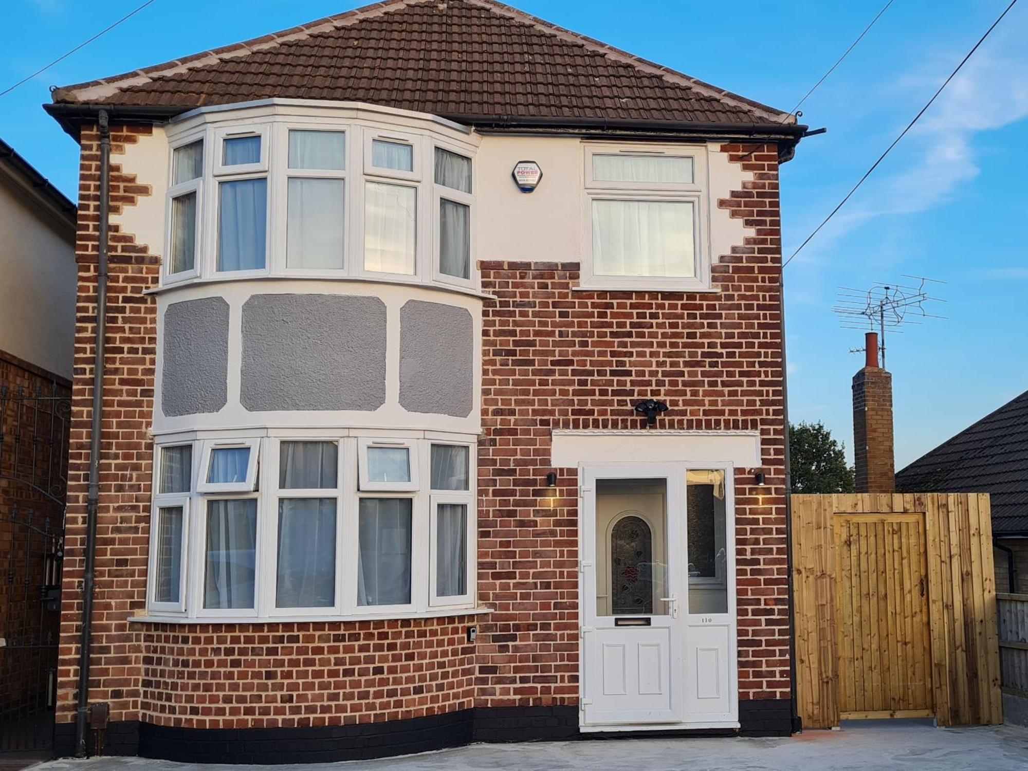 Shm Stays Leicester. Newly Renovated!! 15 Min Drive From City Centre, University. 9 Min Drive To Leicester City Stadium, 5 Min Drive To M1 & M69. 2 Min Walk To Bus Stop. Extérieur photo
