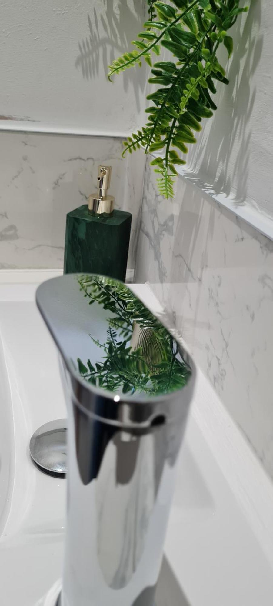 Shm Stays Leicester. Newly Renovated!! 15 Min Drive From City Centre, University. 9 Min Drive To Leicester City Stadium, 5 Min Drive To M1 & M69. 2 Min Walk To Bus Stop. Chambre photo